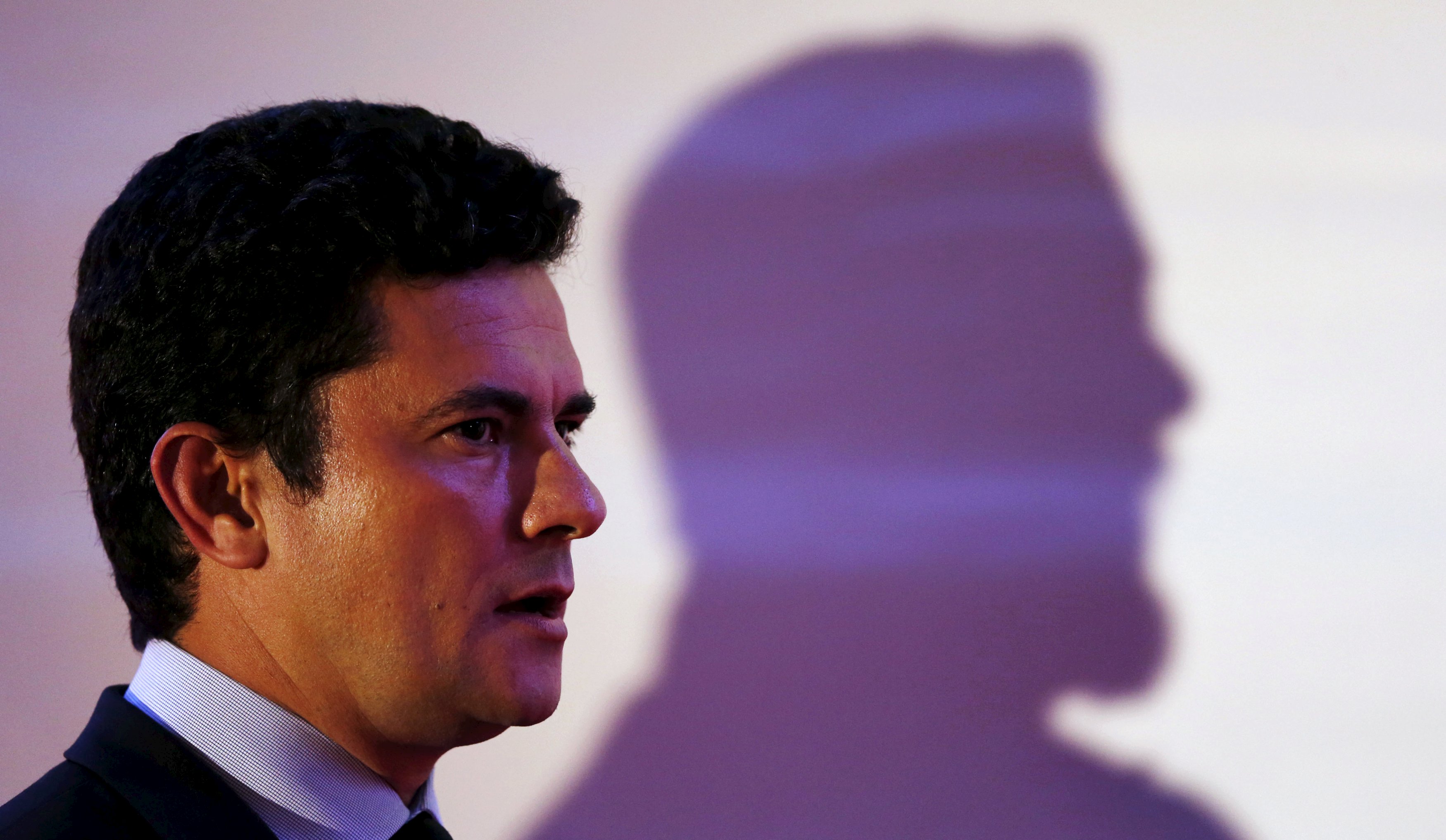 Federal Judge Sergio Moro arrives to a meeting with businessmen in Curitiba, Brazil, March 9, 2016. According to the verdict by Sergio Moro, the federal judge in Curitiba spearheading the investigation, Odebrecht formed a "cartel" with other companies through which they systematically rigged bidding on Petrobras projects since 2006. REUTERS/Rodolfo Buhrer