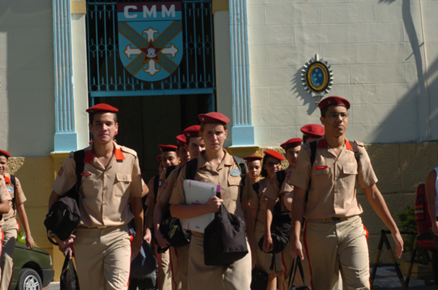 MANAUS-AM; 23/02/2005; ALUNOS DO COLÉGIO MILITAR DE MANAUS; FOTO: LUIZ VASCONCELOS/ACRÍTICA