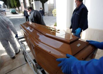 Caixão de vítima do novo coronavírus 30/03/2020 REUTERS/Alessandro Garofalo
Foto: Reuters