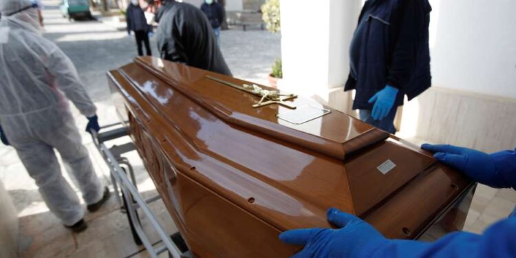 Caixão de vítima do novo coronavírus 30/03/2020 REUTERS/Alessandro Garofalo
Foto: Reuters