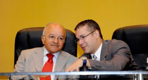 José Melo e o presidente da ALE, Josué Neto: solidariedade ao governador cassado (Foto: Divulgação/Ale-AM)