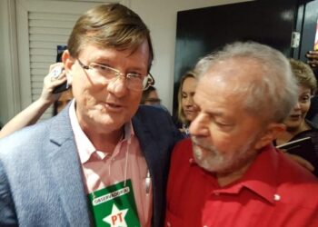 Foto: José Ricardo e Lula no 7º Congresso Nacional do PT