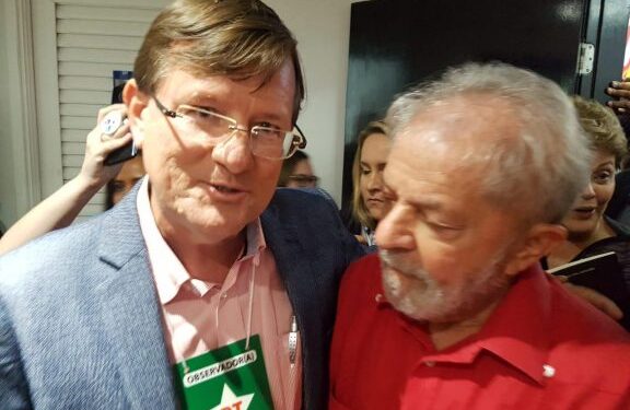 Foto: José Ricardo e Lula no 7º Congresso Nacional do PT