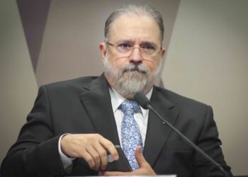 O indicado pelo presidente Jair Bolsonaro para a PGR (Procuradoria Geral da República), Augusto Aras, foi aprovado pelo plenário do Senado por 68 a 10 e uma abstenção. O nome já havia sido aprovado mais cedo nesta 4ª feira (25.set.2019), pela CCJ (Comissão de Constituição e Justiça), por 23 a 3. Brasilia, 25-09-2019. Foto: Sérgio Lima/PODER 360