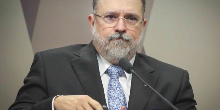 O indicado pelo presidente Jair Bolsonaro para a PGR (Procuradoria Geral da República), Augusto Aras, foi aprovado pelo plenário do Senado por 68 a 10 e uma abstenção. O nome já havia sido aprovado mais cedo nesta 4ª feira (25.set.2019), pela CCJ (Comissão de Constituição e Justiça), por 23 a 3. Brasilia, 25-09-2019. Foto: Sérgio Lima/PODER 360