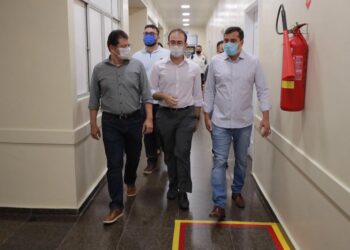 FOTOS: Diego Peres/Secom e Divulgação/SES-AM