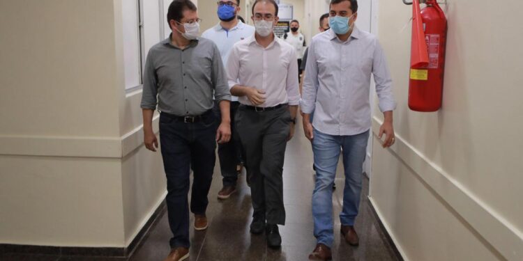 FOTOS: Diego Peres/Secom e Divulgação/SES-AM