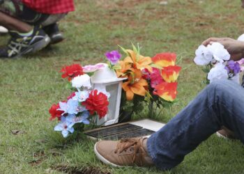 Movimentação no Cemitério Campo da Esperança no dia de Finados