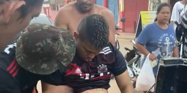 A Polícia Civil investiga a motivação para o crime que ocorreu por volta das 6h desta quinta-feira (21), no Cacau Pirêra, em Iranduba. Vítima foi levada ao SPA, mas não resistiu.