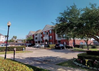 Crianças moravam nesse condomínio e foram abandonadas pela mãe, que foi presa. Foto: Reprodução/Google Maps