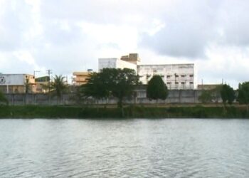 Após conseguir fugir de penitenciária, detento fugiu nadando por lagoa no norte do estado. Ele cumpria pena por tráfico de drogas. Foto: Reprodução/TV Gazeta