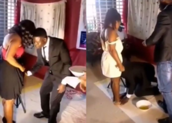 As mulheres iam uma por uma até a frente do pastor e levantavam a saia ou vestido para serem depiladas. Foto: Reprodução/YouTube