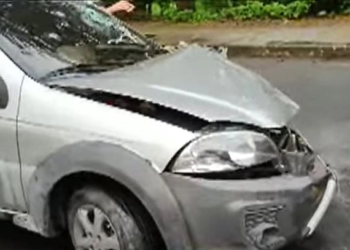 O homem, que não teve a identidade revelada, teve ferimentos leves, mas veículo ficou destruído. Foto: Divulgação