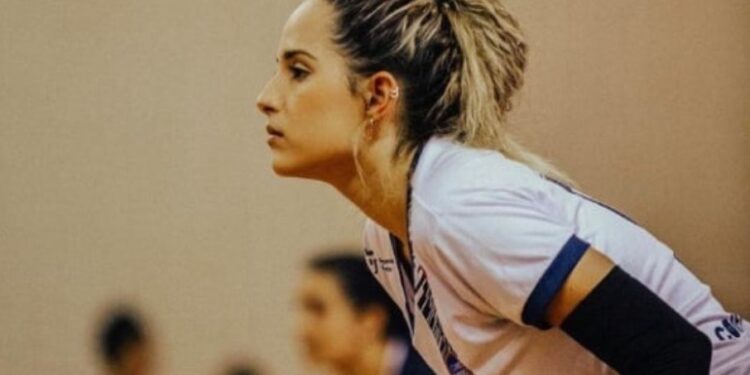 Núbia Rebello era jogadora do time de vôlei Cravinhos. Foto: Reprodução/Instagram