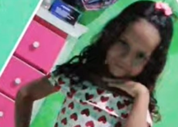 Família achou que menina havia sumido nas águas, mas popular falou que a viu caminhando para longe. Foto: Divulgação