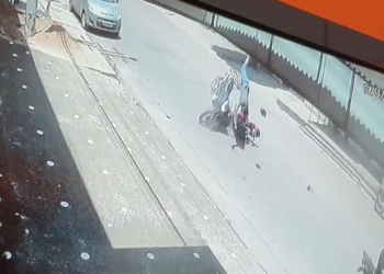 Vítima teve uma das pernas dilacerada e a outra sofreu uma fratura exposta. Homem veio para hospital de Manaus. Foto: Reprodução