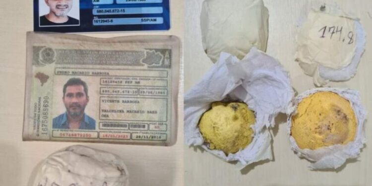 O ouro foi apreendido durante revista no aeroporto de Tefé. Foto: Divulgação/Receita Federal