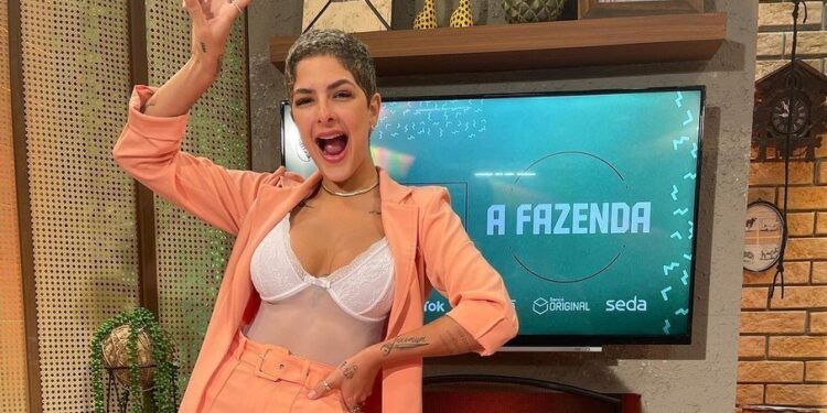 É isso mesmo. Ex-peoa não quis nem saber e foi curtir festinha mesmo infectada. Foto: Reprodução/Internet