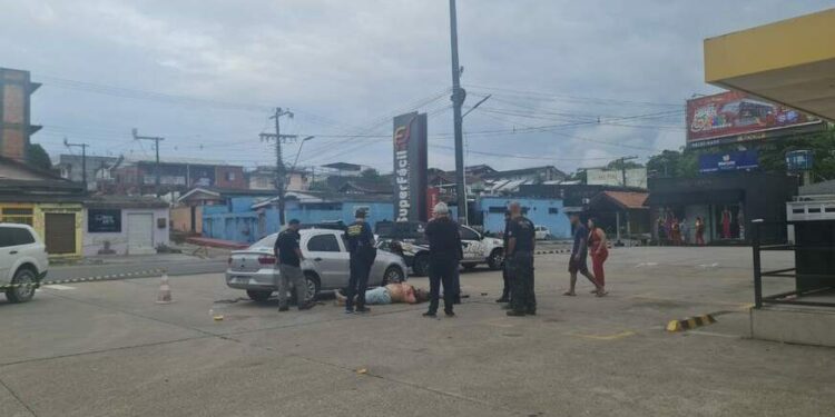 Homem estaria sendo perseguido pelos assassinos na avenida Maneca Marques, Parque 10. Foto: Divulgação