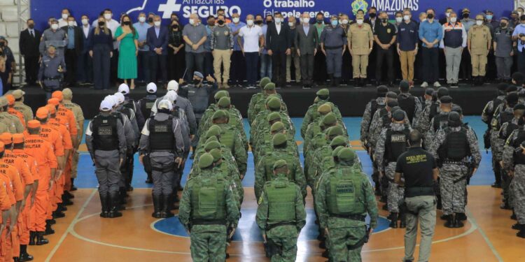 Juntos, os três órgãos estão abrindo 1.953 vagas para cargos de nível médio e superior. Foto: Diego Peres/Secom - Divulgação