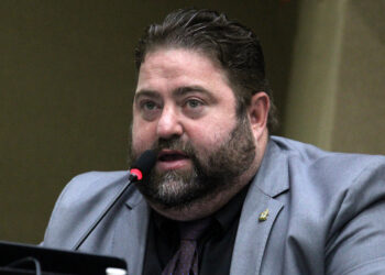 MANAUS, 15/02/21
VEREADOR WILLIAM ALEMAO (CIDADANIA) DISCURSANDO NO PLENARIO DA CAMARA MUNICIPAL DE MANAUS.
FOTO: ROBERVALDO ROCHA / CMM