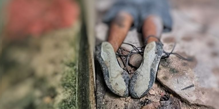 Moradores ouviram tiros de madrugada e ao amanhecer o corpo foi encontrado. Foto: Jander Robson - Reprodução
