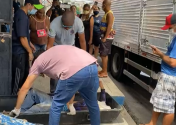 O homem não foi identificado e corpo foi removido pelo IML. Foto: Reprodução