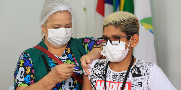 Além das crianças de 10 anos, as de 11 anos e com comorbidades ainda podem ser vacinadas. Foto: Semcom - Divulgação