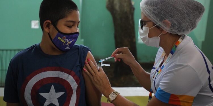 As crianças devem ser levadas pelos responsáveis. Foto: Lucas Silva/Prefeitura AM