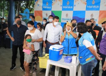 A vacinação começou nesta segunda-feira (17) pelo grupo de crianças com deficiência permanente ou comorbidades. Foto:  Diego Peres/Secom