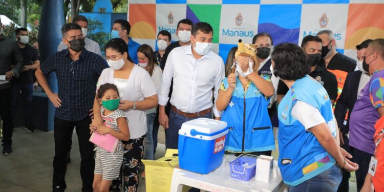 A vacinação começou nesta segunda-feira (17) pelo grupo de crianças com deficiência permanente ou comorbidades. Foto:  Diego Peres/Secom