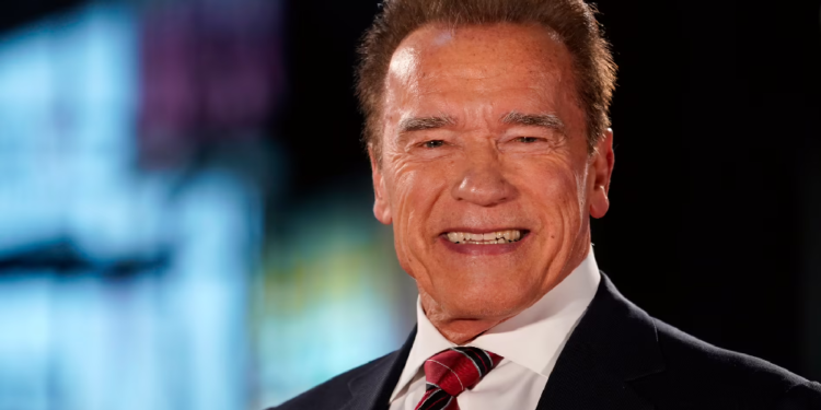 A estrela de ‘Terminator’ mostrou seu lado generoso no Natal, ao ajudar25 veteranos de guerra dos Estados Unidos na semana passada por meio do programa Village for Vets. Foto: Reprodução/Internet