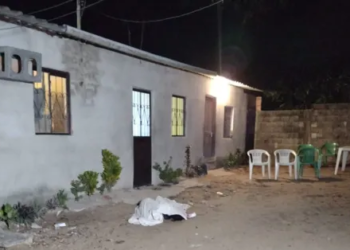 O crime aconteceu na frente da casa. Foto: Divulgação