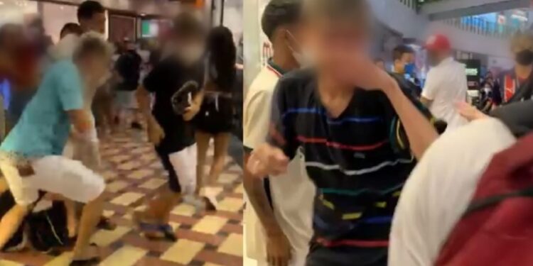 Jovens começaram a brigar pelos corredores do shopping, gerando uma confusão generalizada. Foto: Reprodução