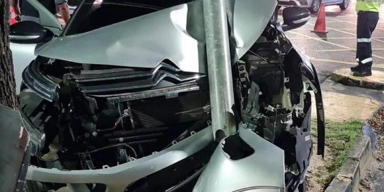 Imagina o prejuízo. Acidente aconteceu na noite de terça-feira (11). Foto: Divulgação