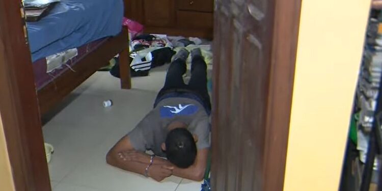 Um dos comparsas conseguiu ser preso pela polícia junto com a ex-inquilina. Foto: Reprodução