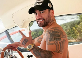 O ex-BBB diz que os fãs sempre pedem muitas nudes dele. Foto: Reprodução