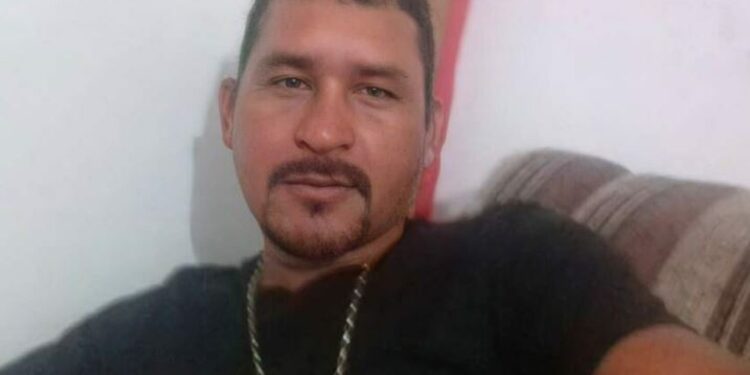 Arnaldo Junior Guimarães Mitouso é procurado pela Polícia Federal (PF). Foto: Reprodução