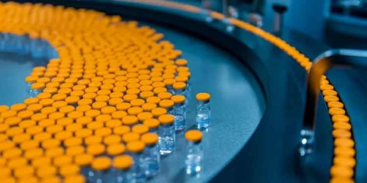 As vacinas pediátricas possuem coloração diferente das usadas nos adultos. Foto: Divulgação/Pfizer