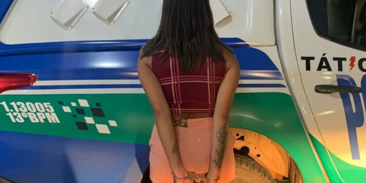 Jovem foi presa na noite desta segunda-feira (14). Foto: Divulgação