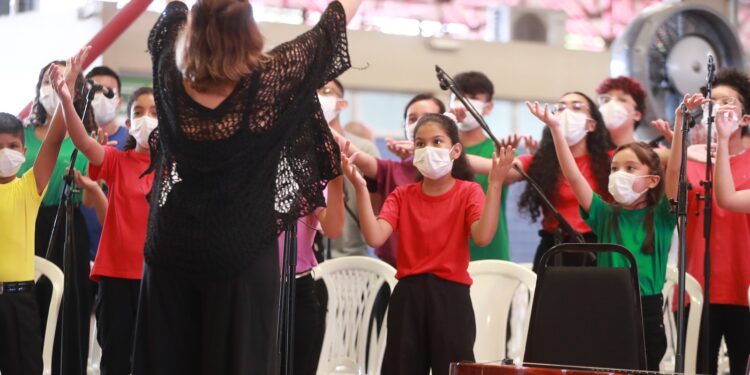 São várias modalidades, como aulas de canto. Foto: Bruno Zanardo/Secom