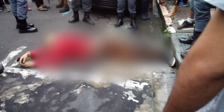 O homem foi perseguido e levou vários tiros. Foto: Divulgação