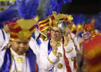 Desfiles começam nesta quinta-feira (17). Foto: Michael Dantas/Secretaria de Estado de Cultura e Economia Criativa