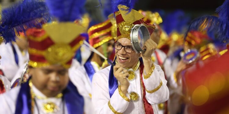 Desfiles começam nesta quinta-feira (17). Foto: Michael Dantas/Secretaria de Estado de Cultura e Economia Criativa