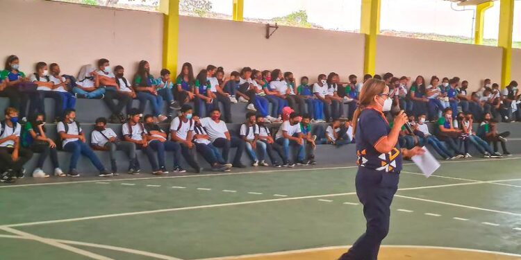 Aproximadamente 900 alunos dessas escolas podem participar do projeto. Foto: Detran/AM - Divulgação