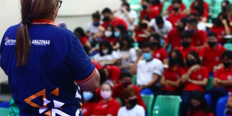 Beneficiados pelo 'CNH na Escola' vão economizar R$ 500 no processo de obtenção da primeira CNH. Foto: Arthur Castro/Secom