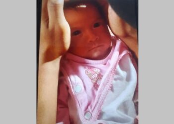 Bebê tinha apenas um mês de vida e caiu no sono. Foto: Reprodução