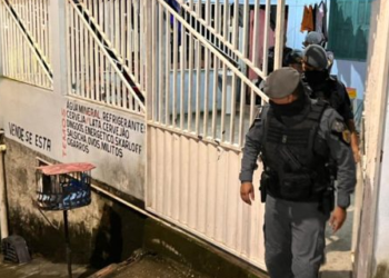 Homens invadiram a casa na noite desta segunda-feira (28). Foto: Reprodução