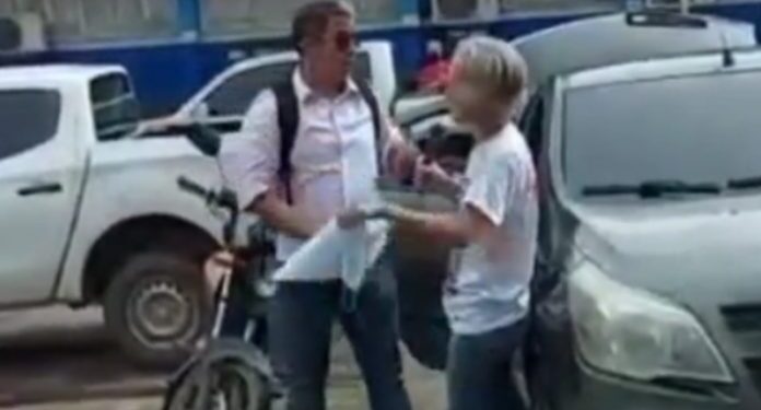 Vídeo mostra manifestantes cobrando promessas de campanha. Foto: Reprodução