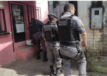 Os assassinos chegaram atirando no beco. Foto: Divulgação